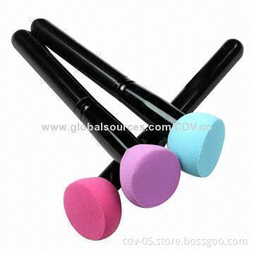 Makeup brushes, made of plastic handle and aluminum ferrule with latex-free sponge in various colors